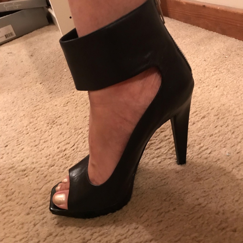 Jessica Simpson Heels - Picture 6 of 11